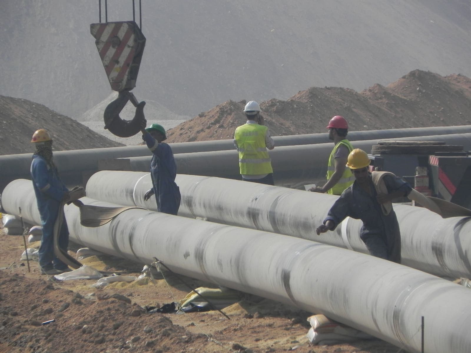 Hydrant mains for the Cairo Airport Terminal 2 fuelling system