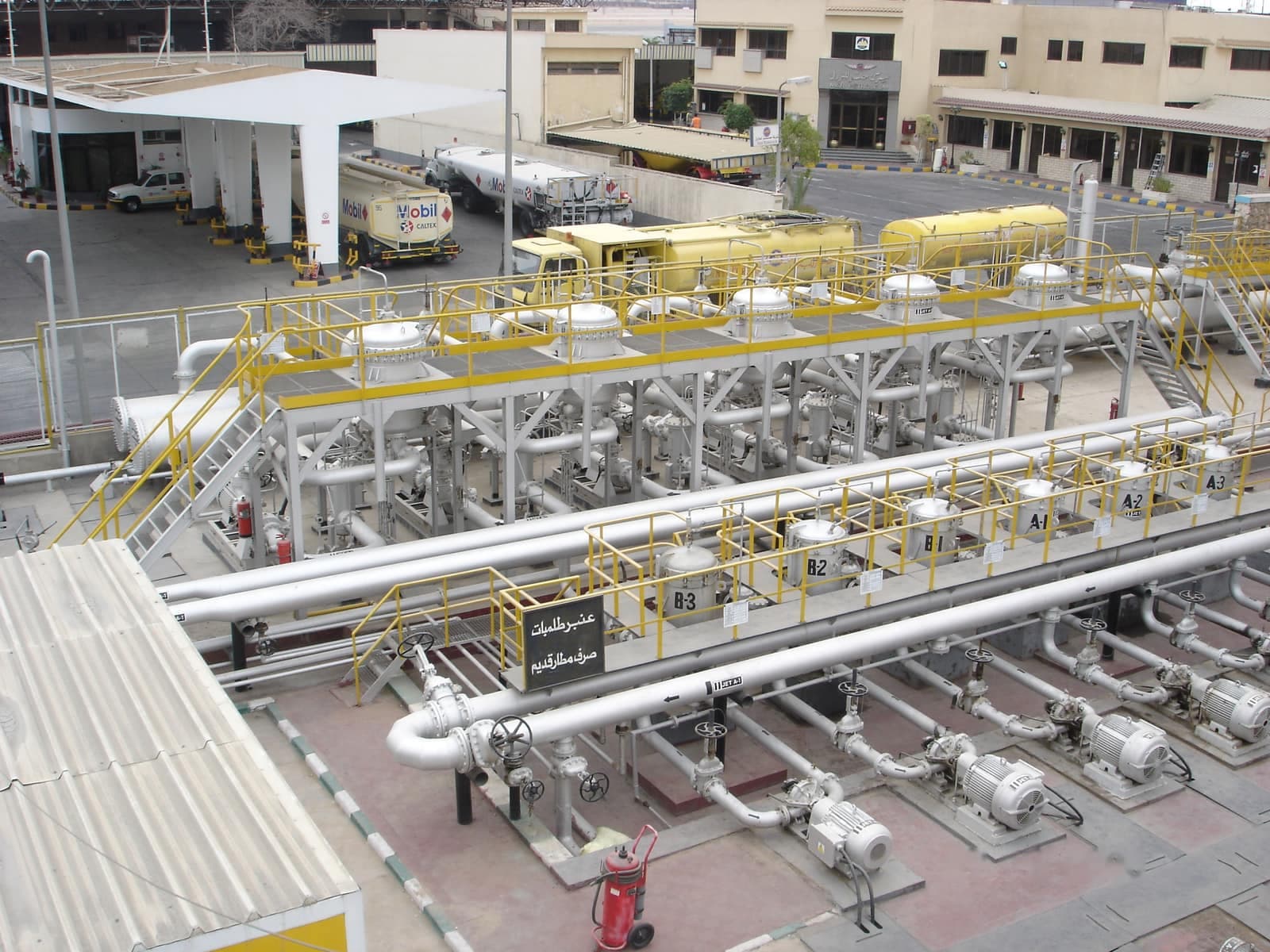 Filter/water-separator vessels and dispatch pumps at the Cairo Airport Terminal 3 hydrant system
